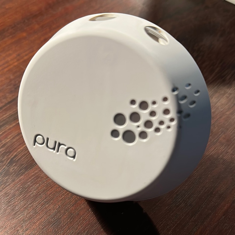 Pura White Smart Home Fragrance Diffuser
